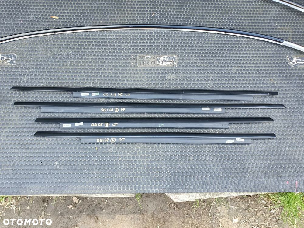 Listwa Listwy Zgarniajace Ramki Szyb Chrom Oklejone Czarne AUDI A4 B8 Sedan - 7