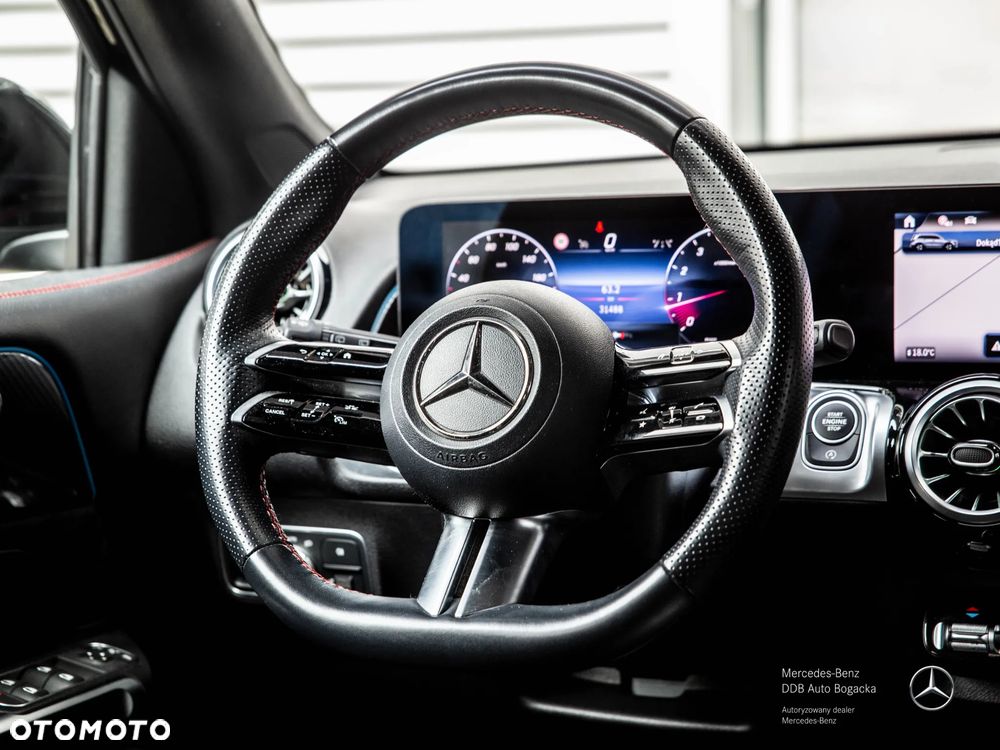 Mercedes-Benz GLB 220 mHEV 4-Matic AMG Line 8G-DCT - 24