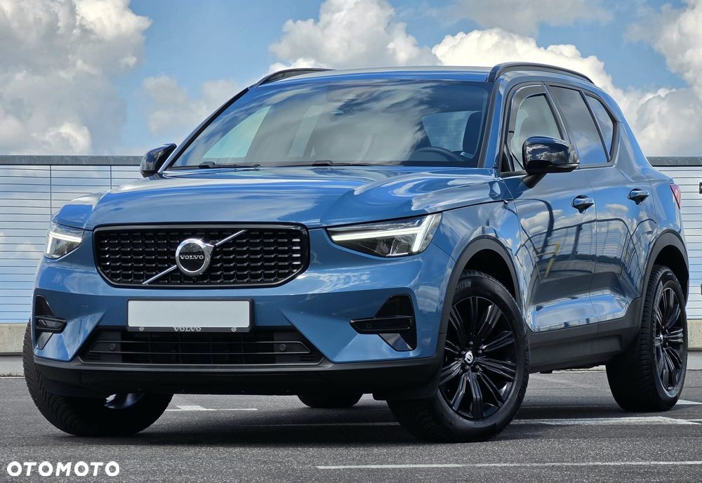 Volvo XC 40 B3 Ultra Dark - 1