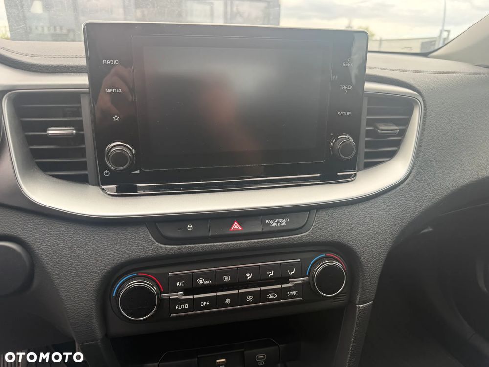 Kia Ceed 1.5 T-GDI M DCT - 9