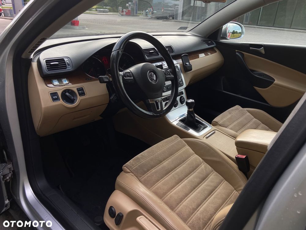 Volkswagen Passat 2.0 TDI Highline - 10