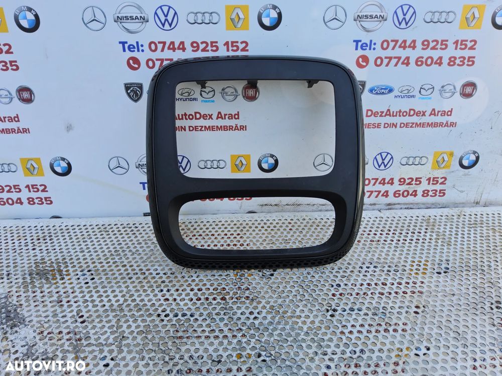 Rama navigație Renault Trafic 2014-2020 Opel Vivaro Nissan nv300 cod 682604006r rama ornament - 3