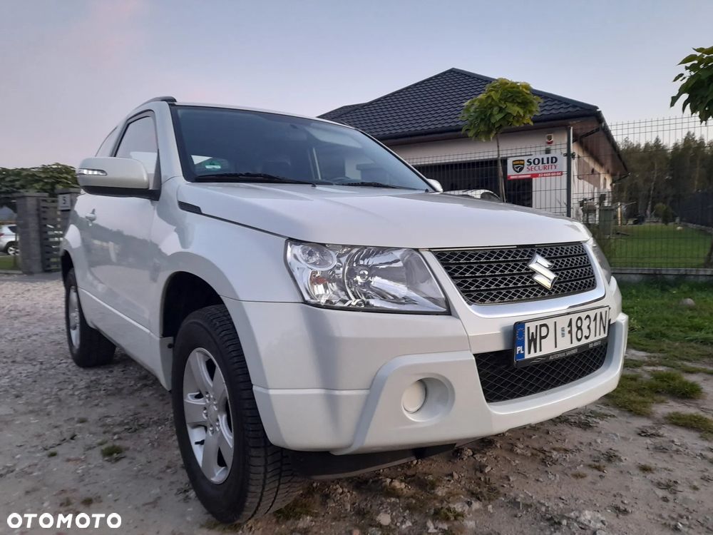 Suzuki Grand Vitara 1.6 Black&White - 11