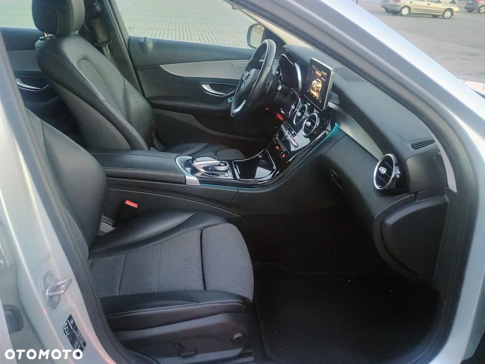 Mercedes-Benz Klasa C 200 4Matic 9G-TRONIC Avantgarde - 18