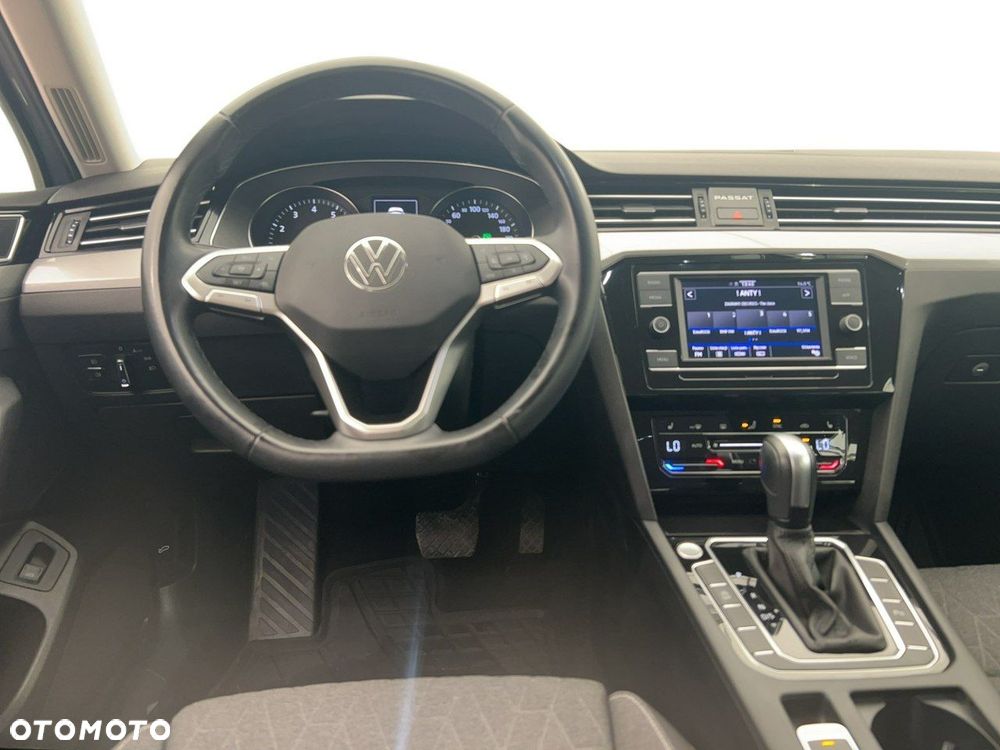 Volkswagen Passat - 10