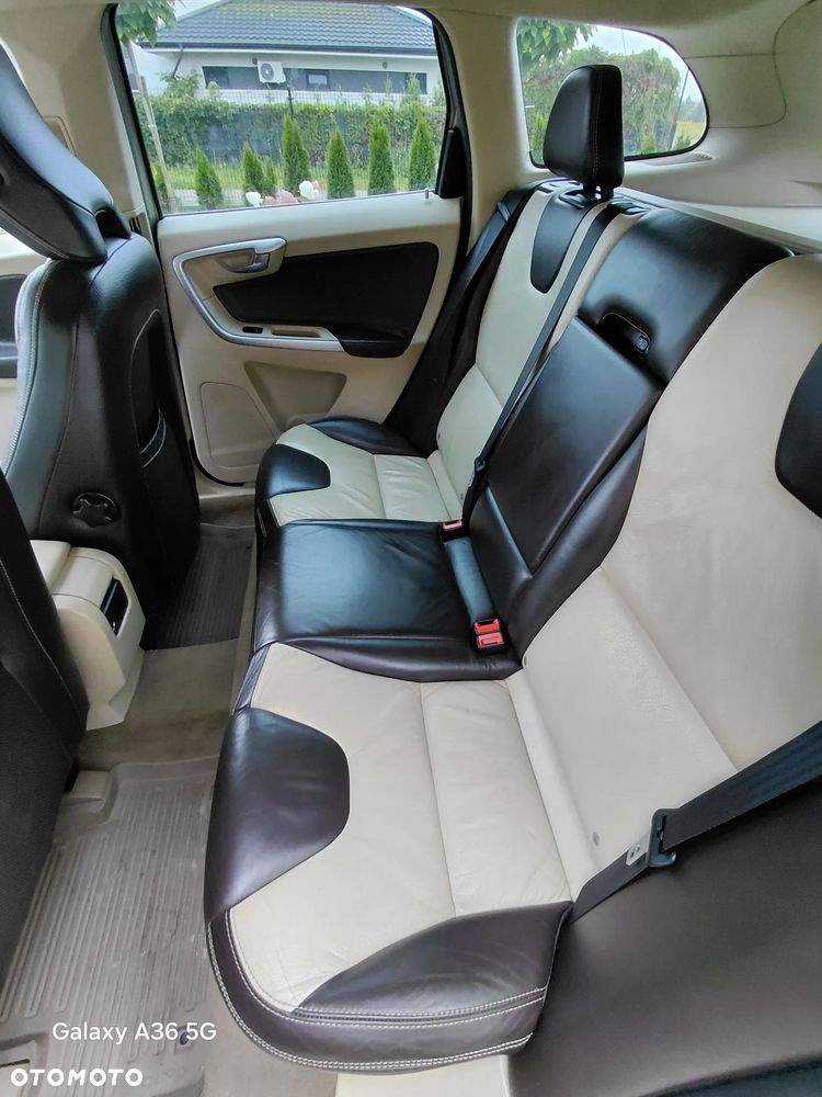 Volvo XC 60 D5 AWD - 12