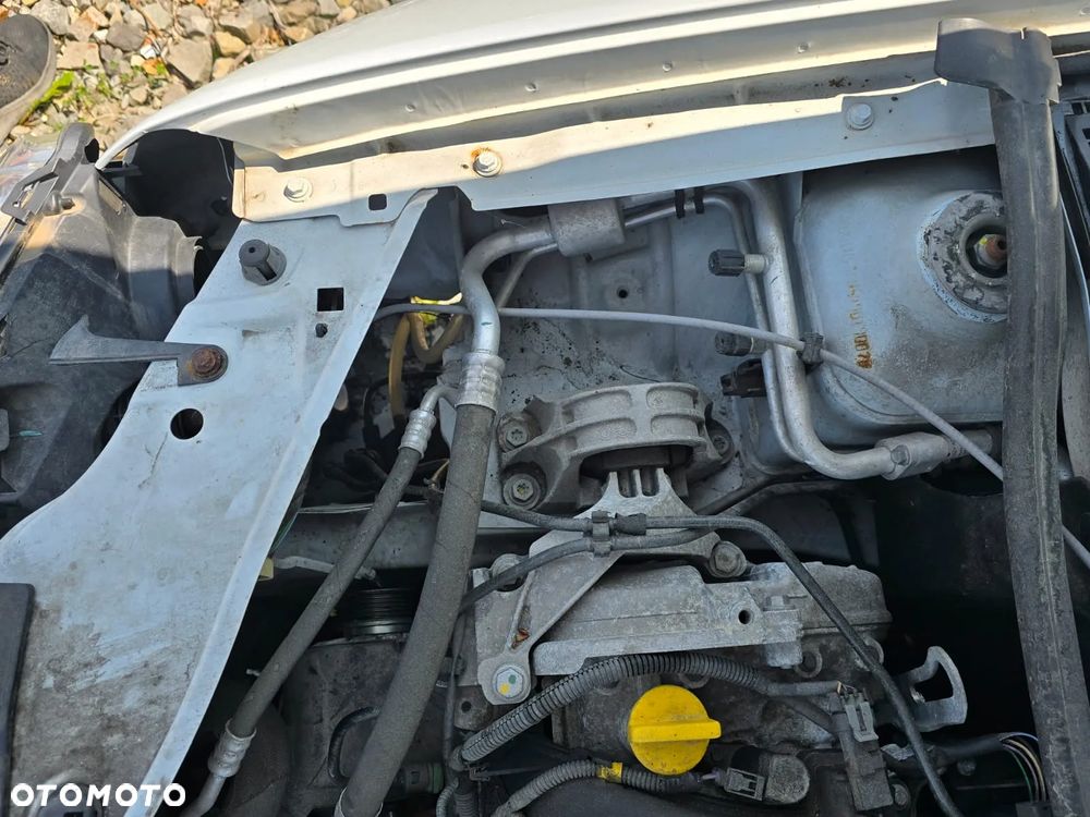 Dacia Duster 1.6 16V 4x2 - 12