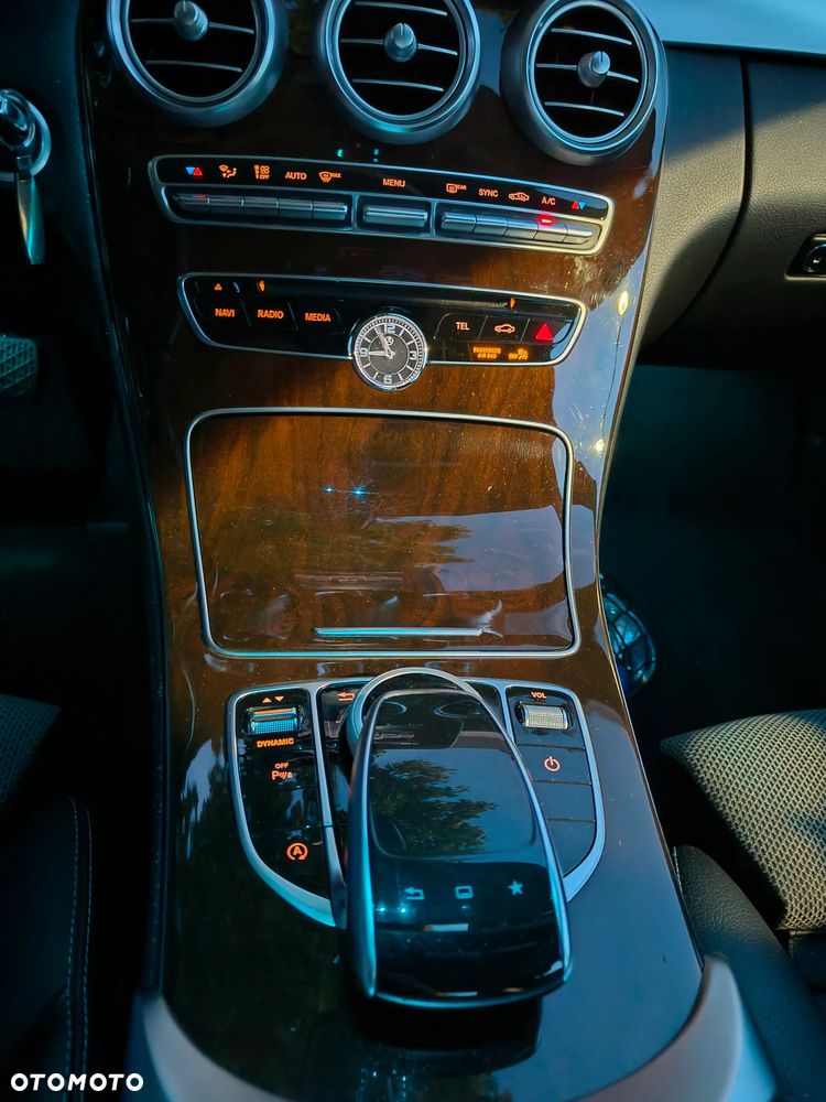 Mercedes-Benz Klasa C 200 4Matic 7G-TRONIC Avantgarde - 13