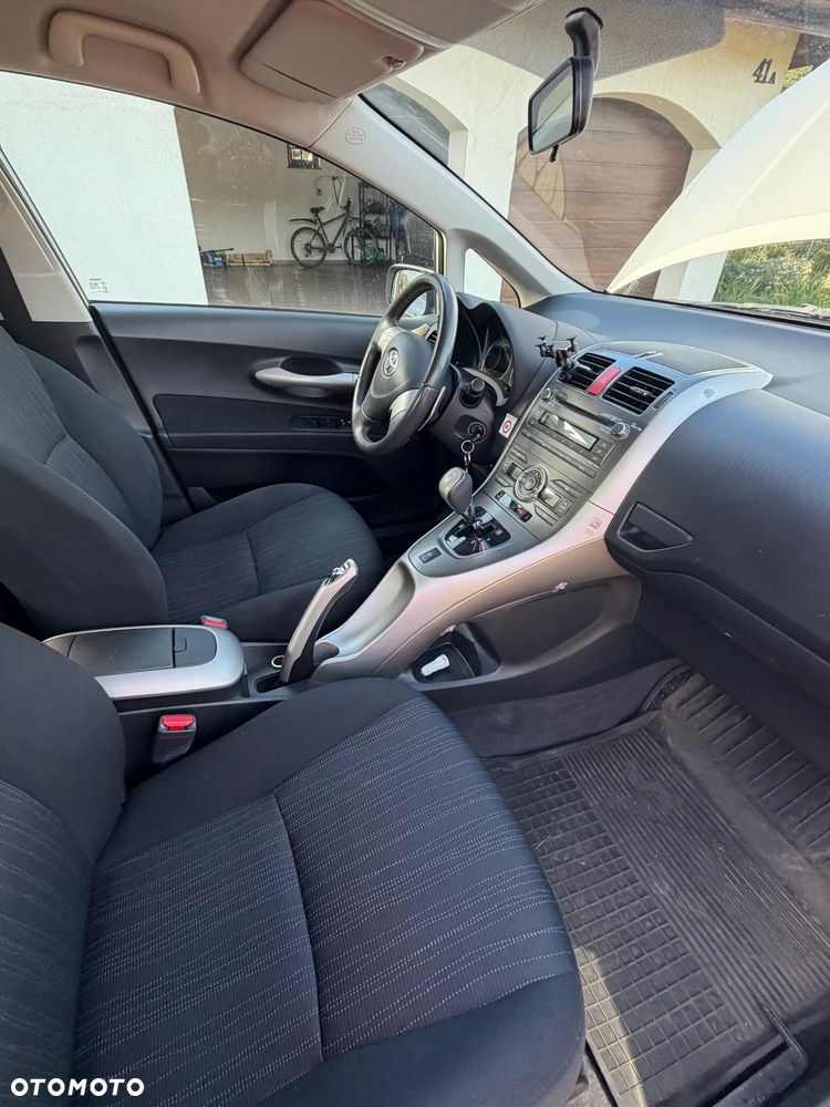 Toyota Auris - 5