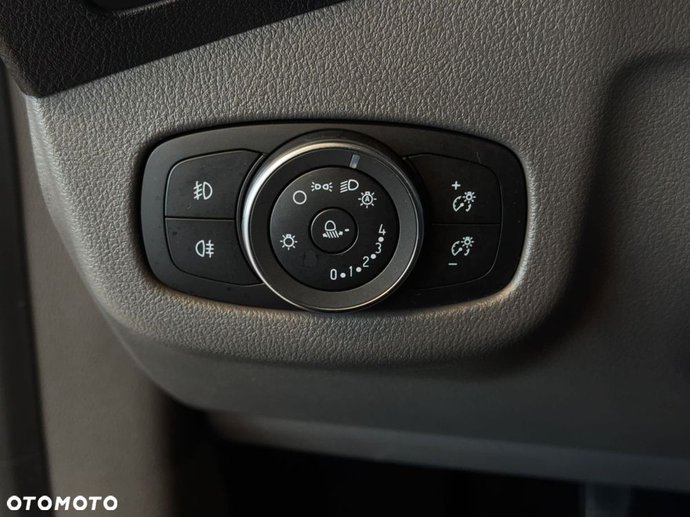 Ford Tourneo Connect - 23