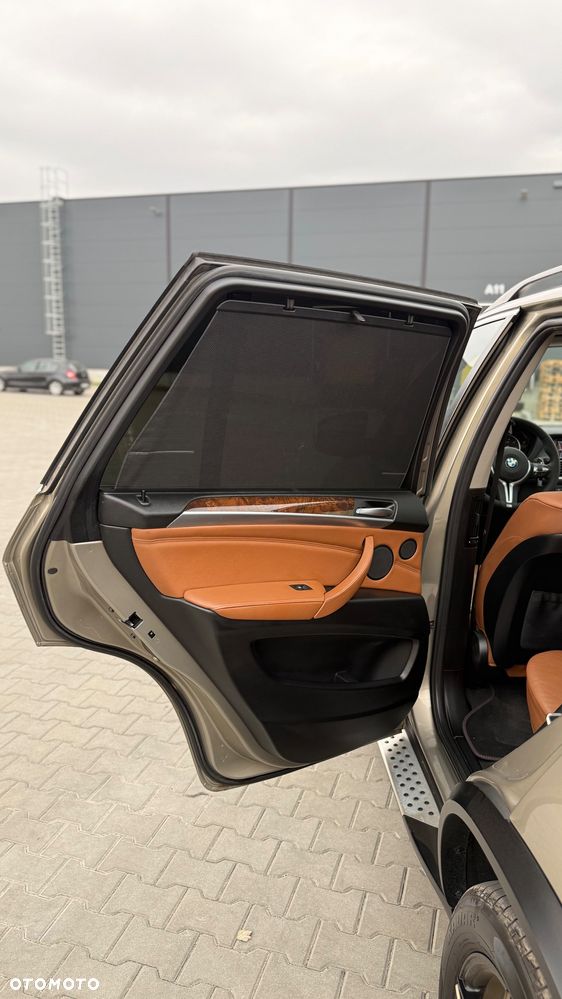 BMW X5 4.8i xDrive - 20