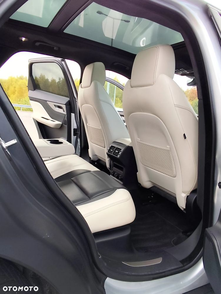 Jaguar F-Pace - 19