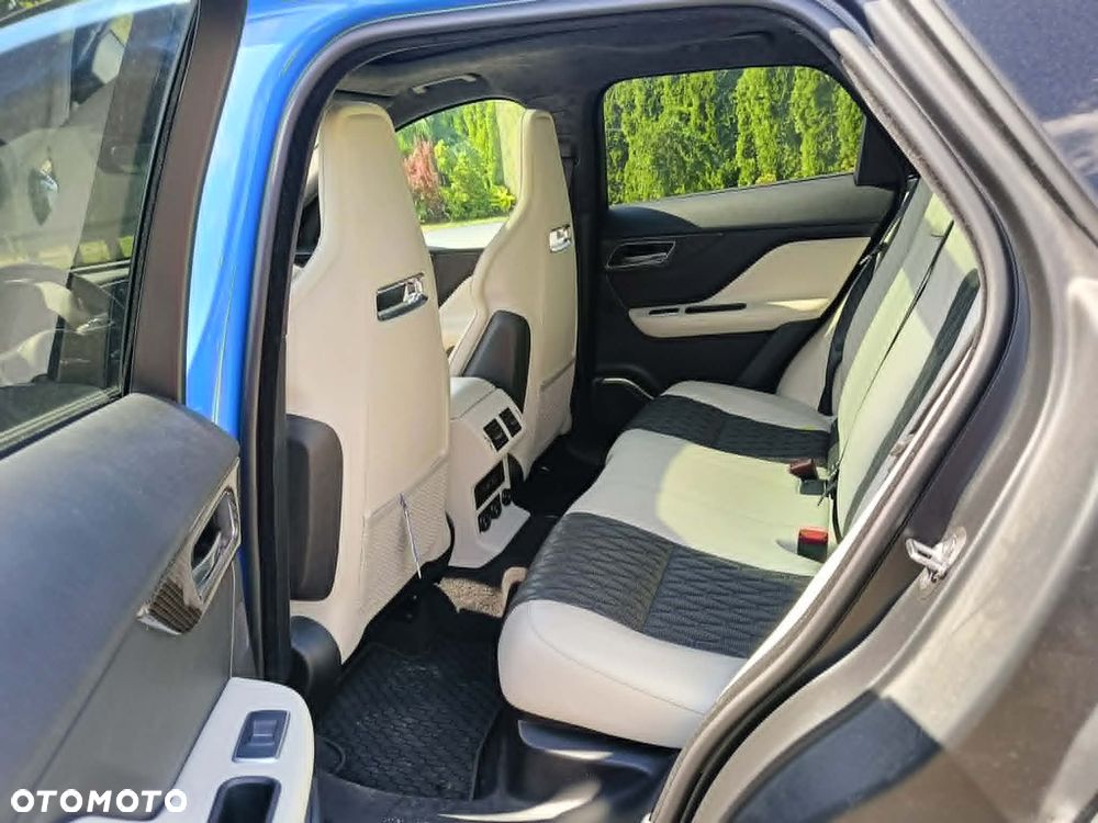 Jaguar F-Pace P550 AWD SVR - 16