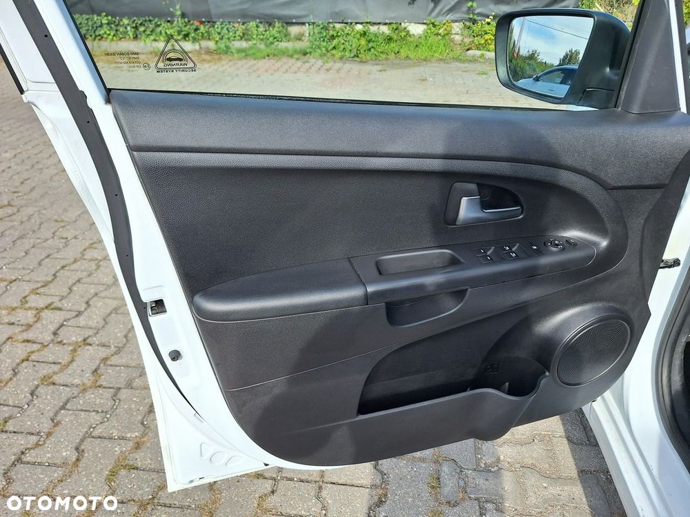 Kia Venga 1.4 CVVT Business Line - 12