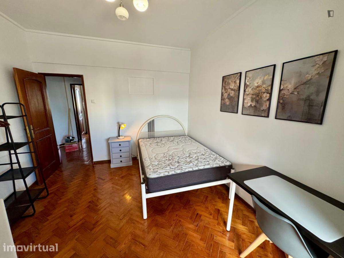 Quarto - localizado em Amadora Lisbon - Grande imagem: 2/11