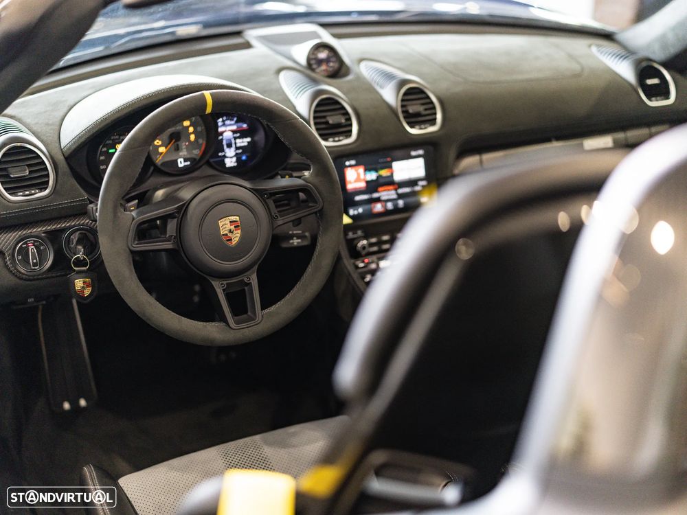 Porsche 718 Spyder - 35