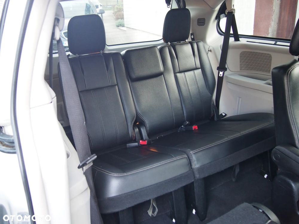 Lancia Voyager 2.8 CRD16v Platinum - 13