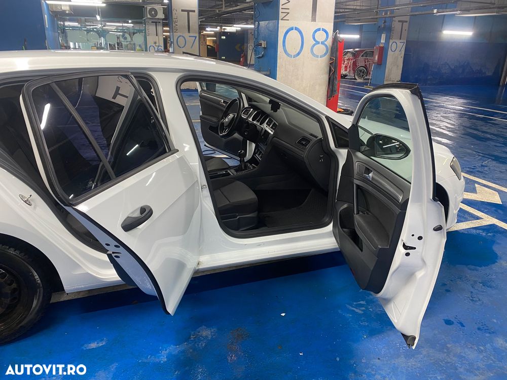 Volkswagen Golf 1.6 TDI BMT Comfortline - 5
