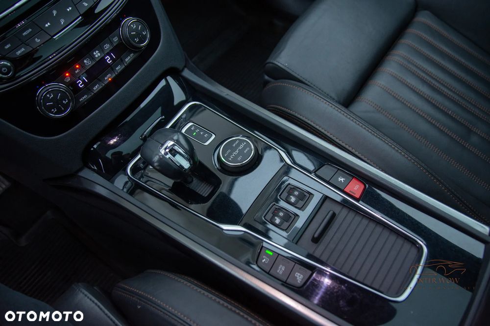Peugeot 508 RXH Hybrid4 - 8