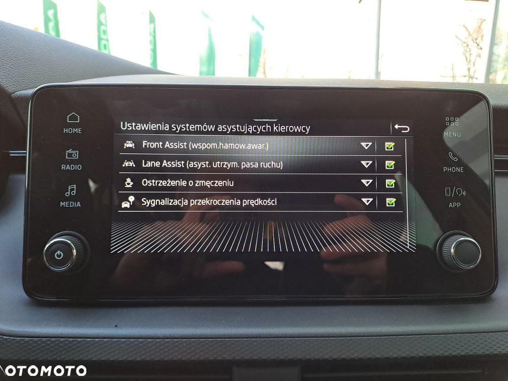 Skoda Kamiq 1.0 TSI Essence - 9