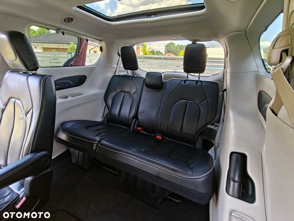Chrysler Pacifica - 7