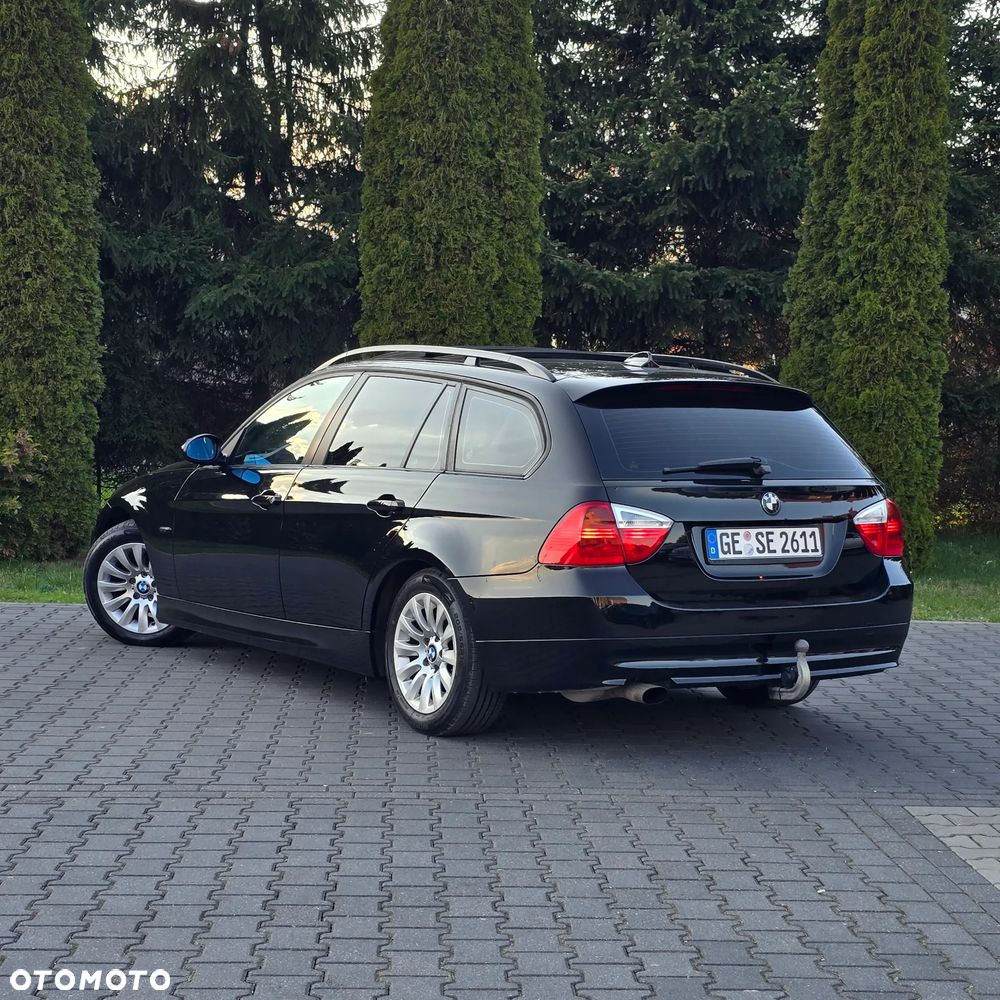 BMW Seria 3 320i Touring - 17