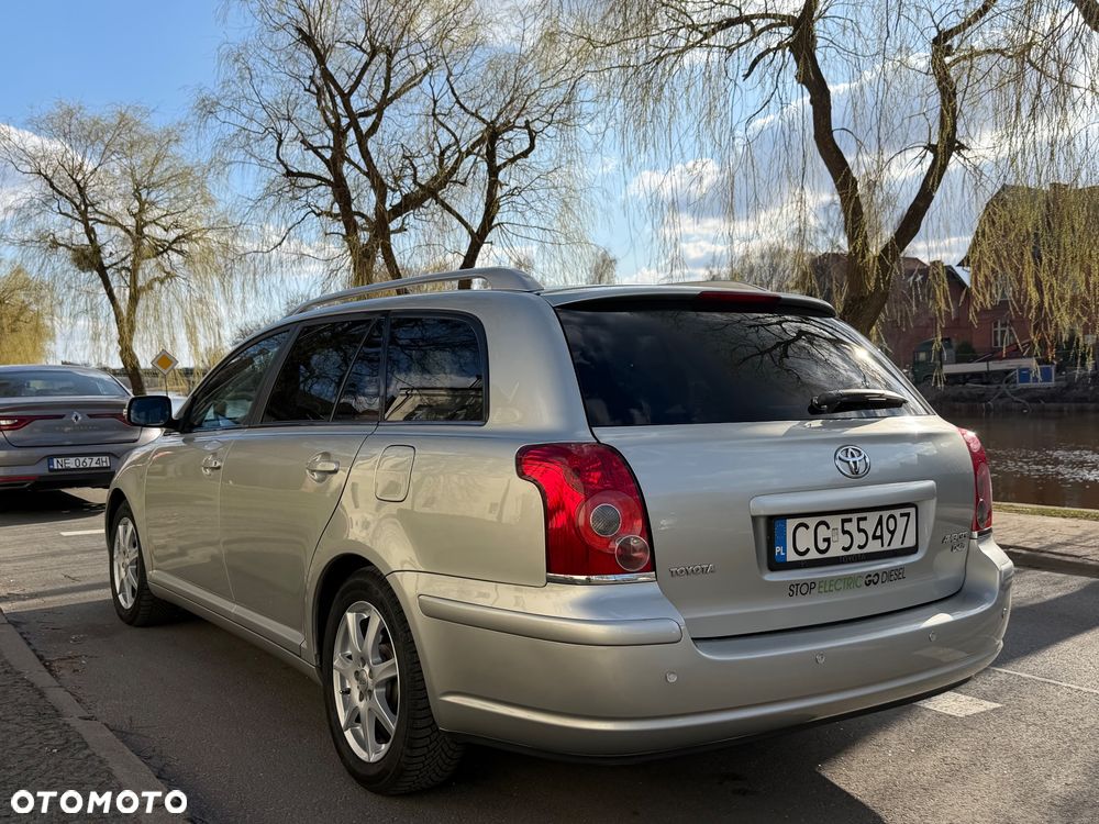Toyota Avensis 2.0 D-4D - 7