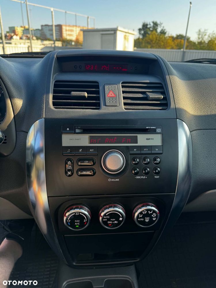Suzuki SX4 1.6 GS / Premium 4WD - 12