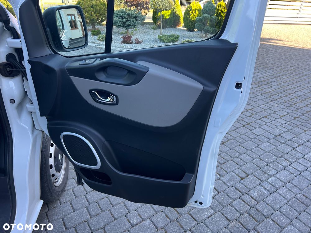 Renault TRAFIC - 13