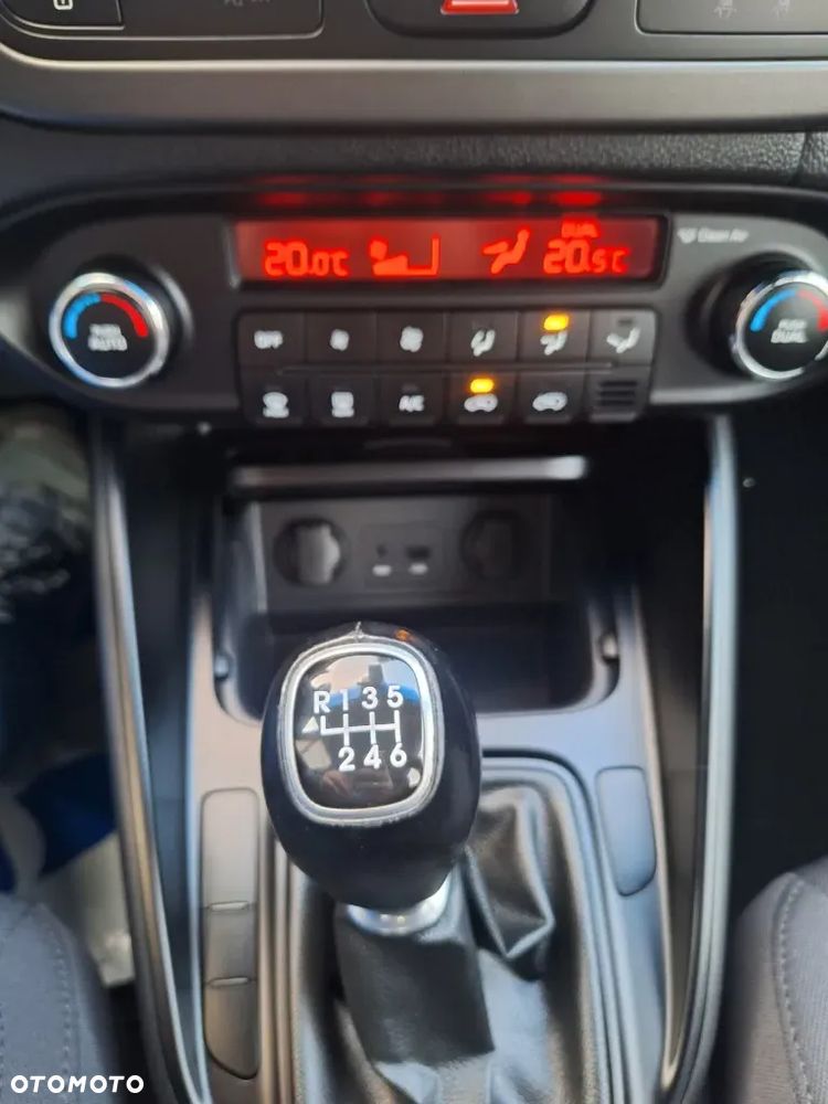 Kia Carens 1.6 GDI XL 7os EU6 - 15