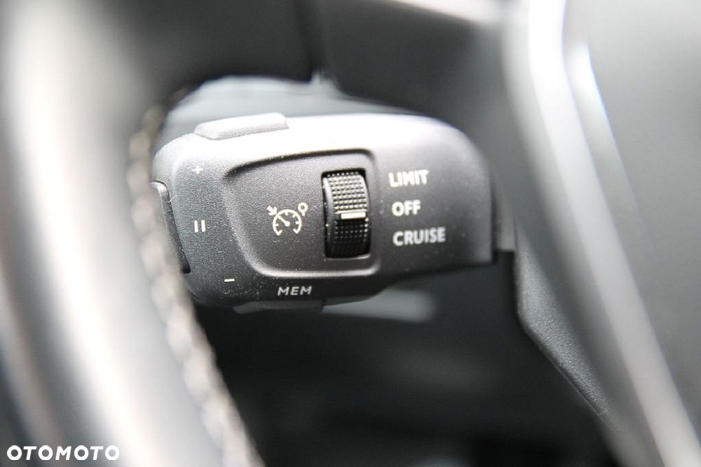 Peugeot 3008 1.2 PureTech Road Trip S&S - 33