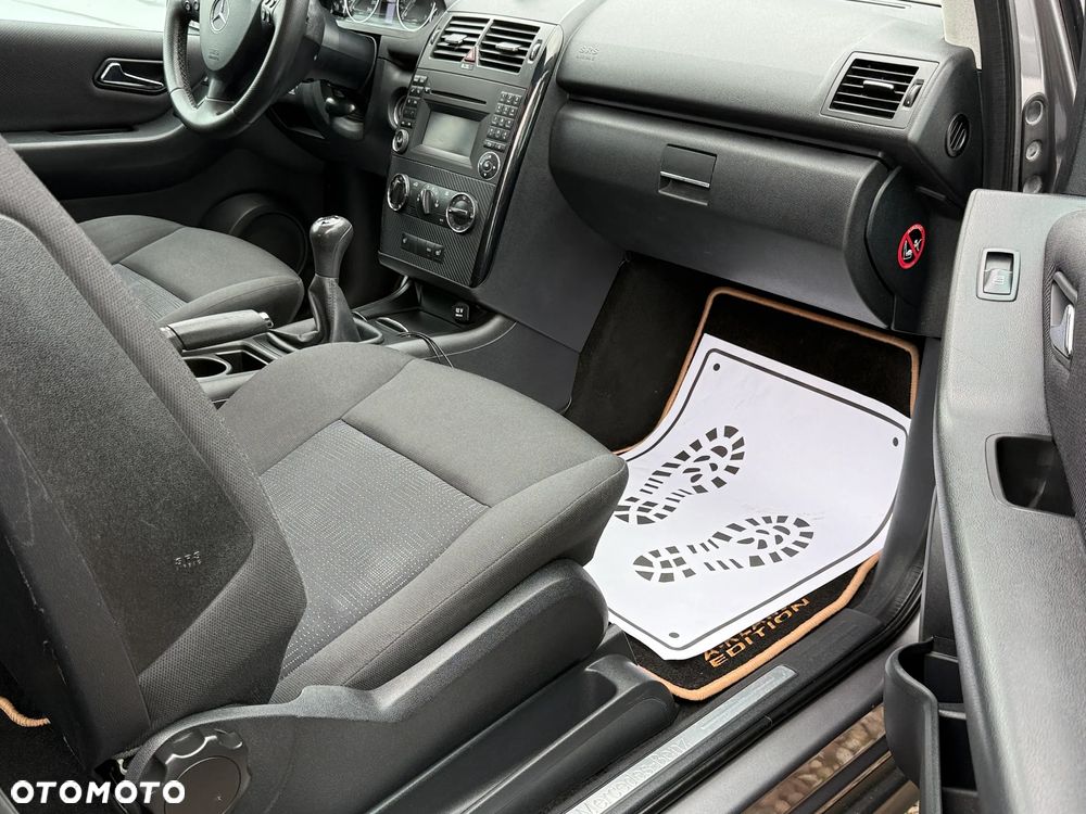 Mercedes-Benz Klasa A 160 BlueEFFICIENCY Elegance - 14
