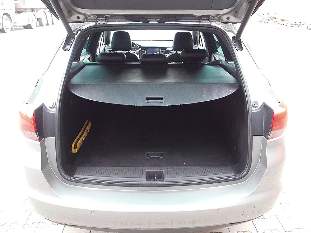 Opel Astra 1.4 Turbo Business - 29