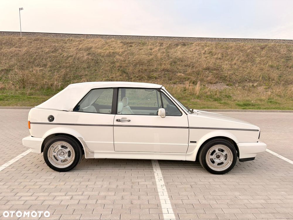 Volkswagen Golf - 2