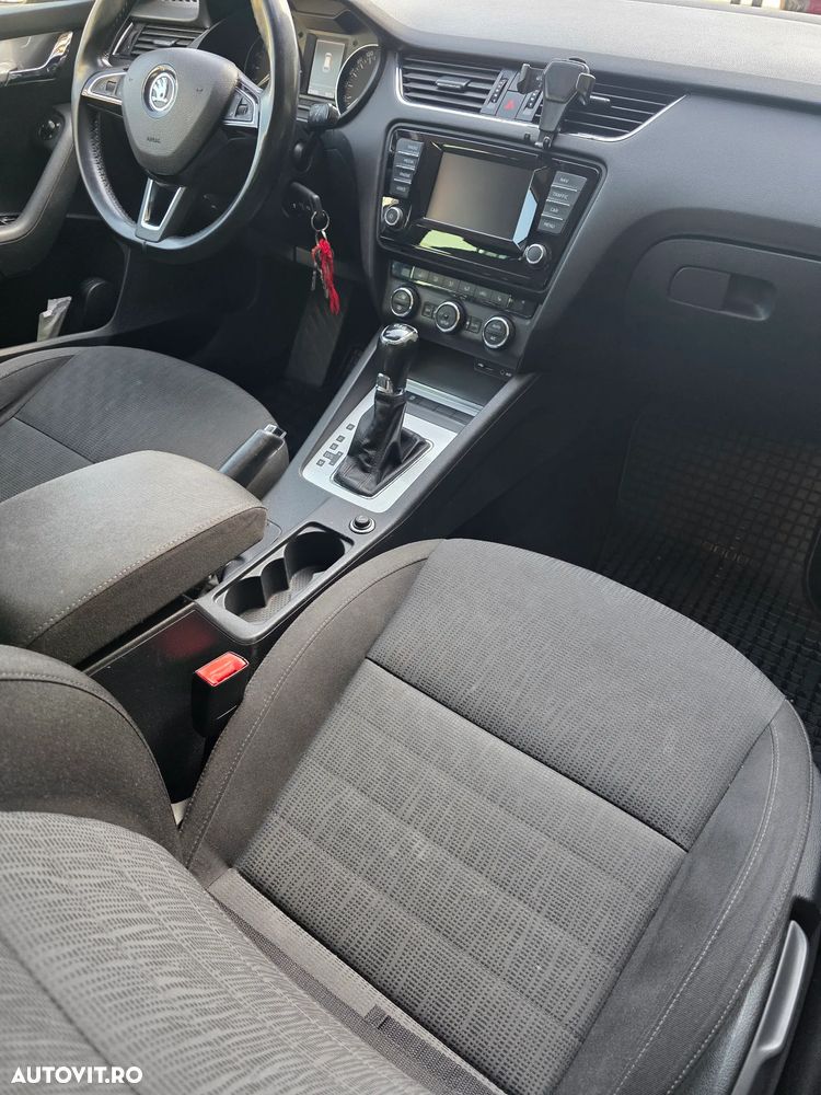 Skoda Octavia 2.0 TDI ELEGANCE DSG - 17