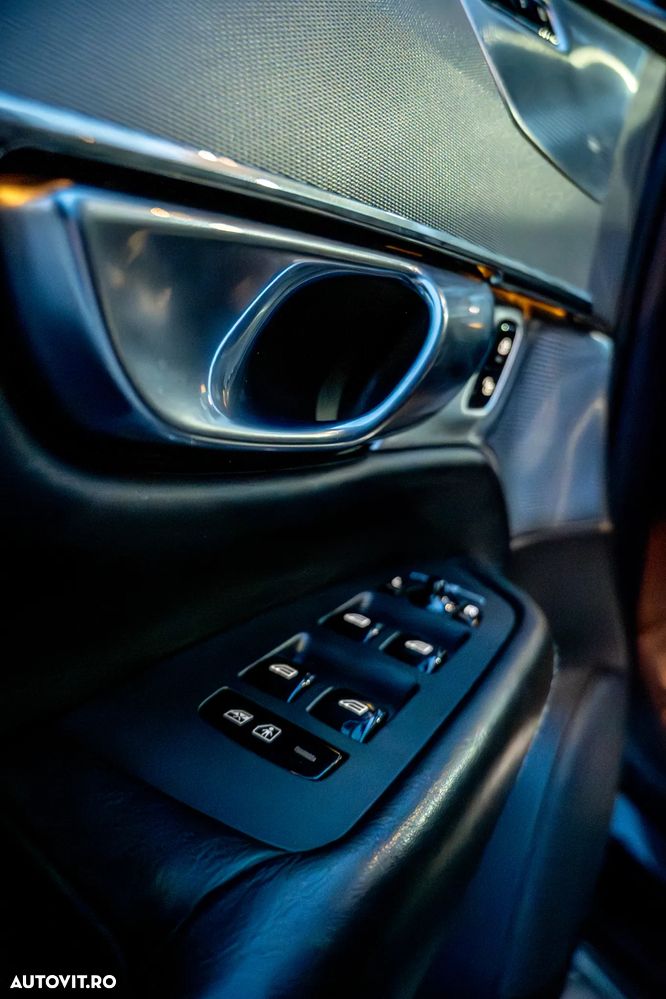 Volvo XC 90 T8 AWD Twin Engine Geartronic Inscription - 25