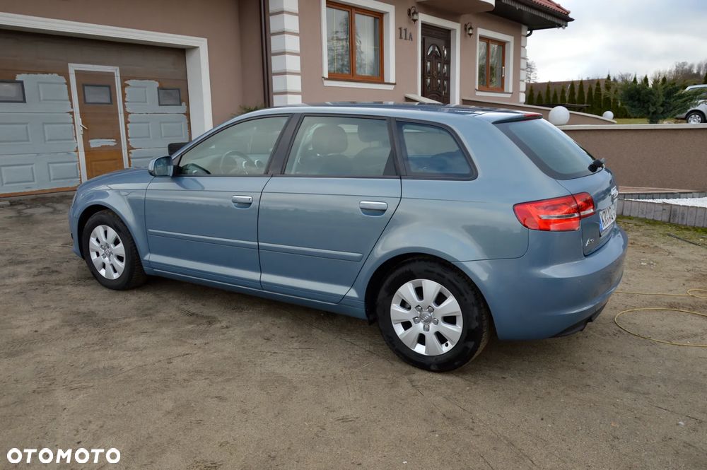 Audi A3 Sportback 1.6 TDI S line Sportpaket - 14