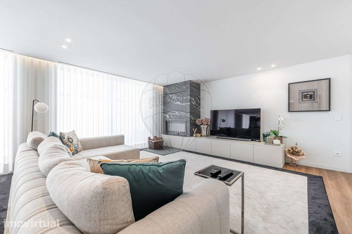 Moradia semi-nova T3, com piscina, em Adaúfe, próximo de Braga! - Grande imagem: 3/50