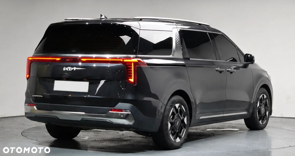 Kia Carnival - 3