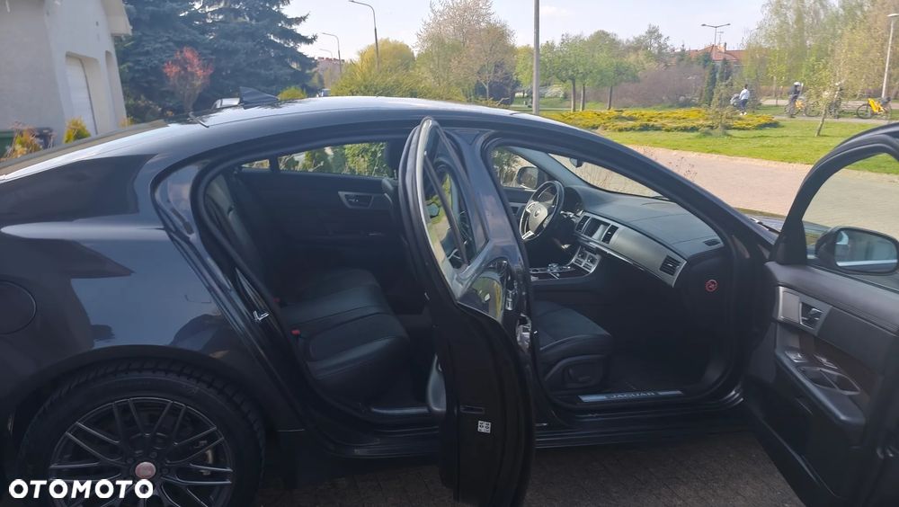 Jaguar XF 3.0 V6 S Premium Luxury - 27