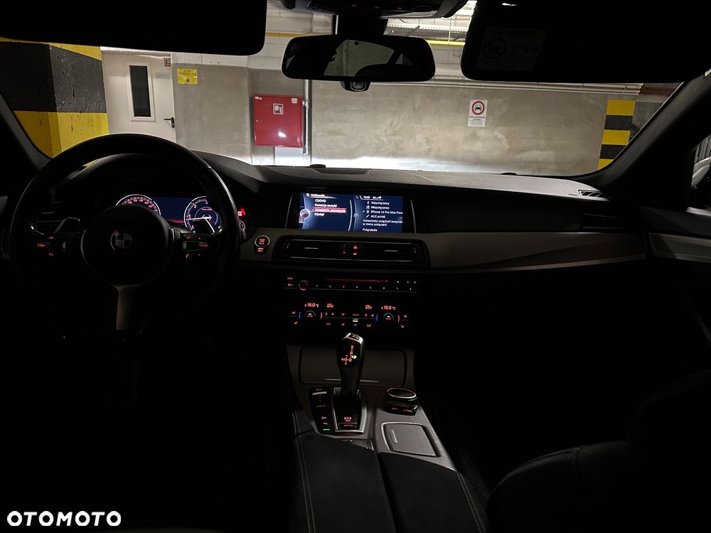 BMW Seria 5 520d xDrive - 31