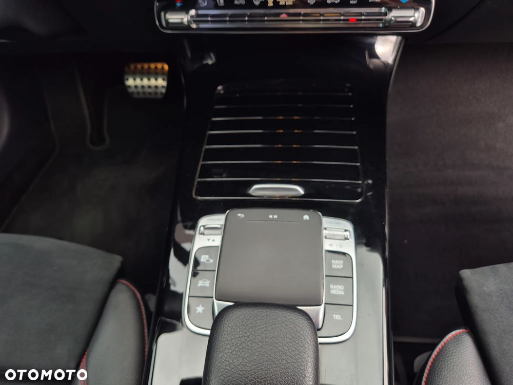 Mercedes-Benz Klasa A 180 7G-DCT AMG Line - 25