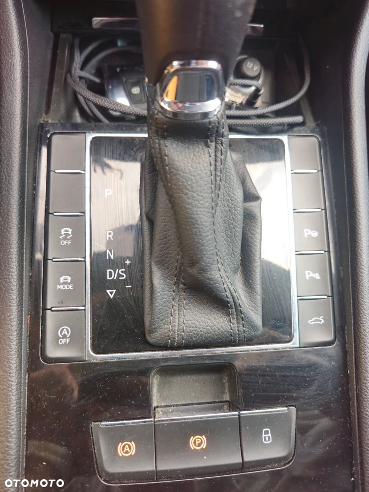 Skoda Superb 2.0 TDI SCR 4x4 L&K DSG - 10