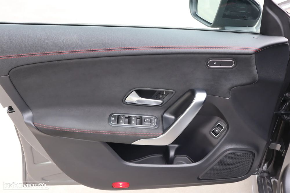 Mercedes-Benz CLA 250 e 8G-DCT AMG Line - 13