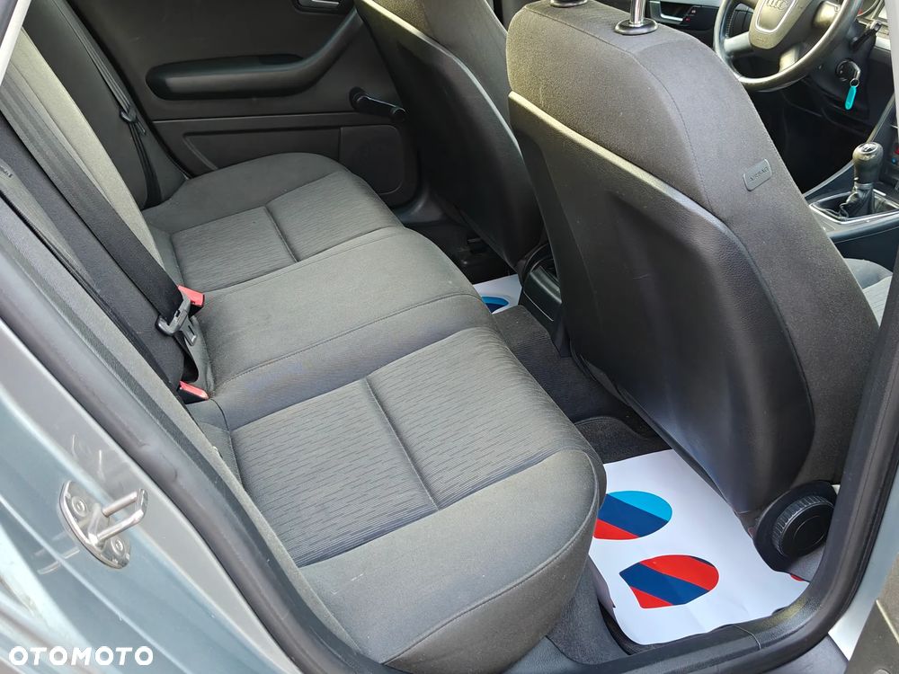 Audi A4 Limousine - 7