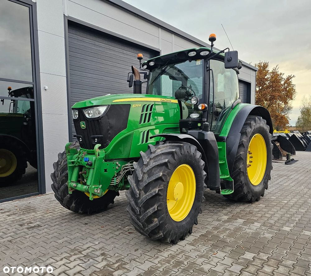John Deere 6210R - 6