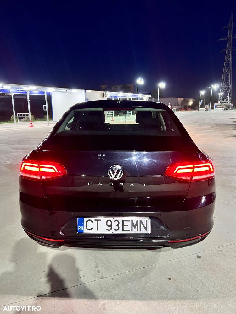 Volkswagen Passat - 11