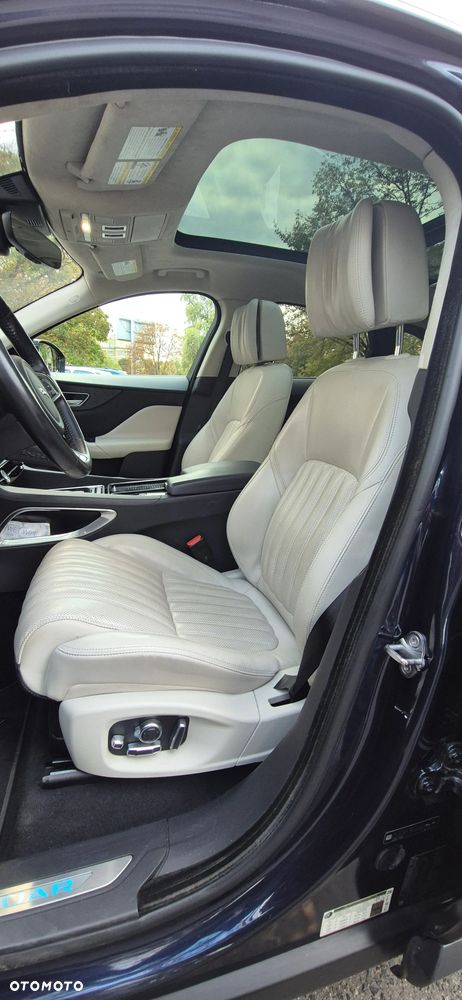Jaguar F-Pace 30t AWD Prestige - 7