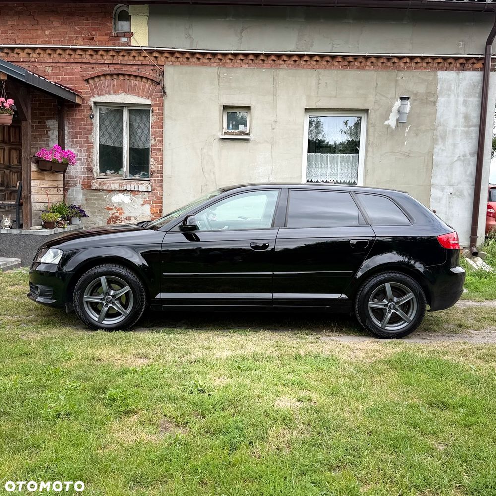 Audi A3 Sportback 1.6 Ambition - 4