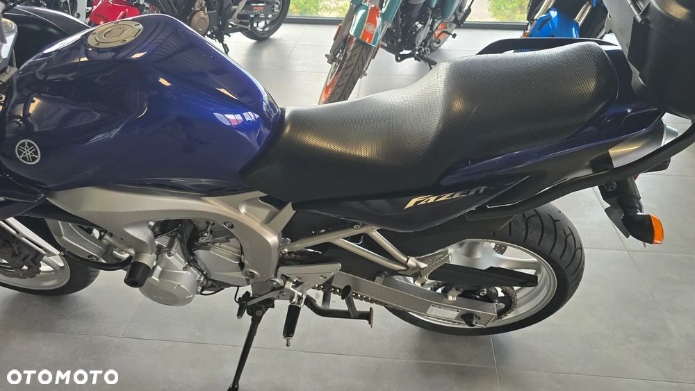 Yamaha FZ6 - 10